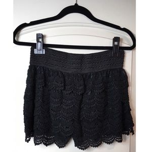 Vanilla bay ruffle shorts
